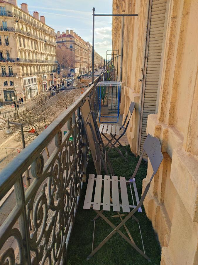 Appartemment Rue De La Republique, Joli Et Moderne Au Coeur Du Centre Marseille Luaran gambar