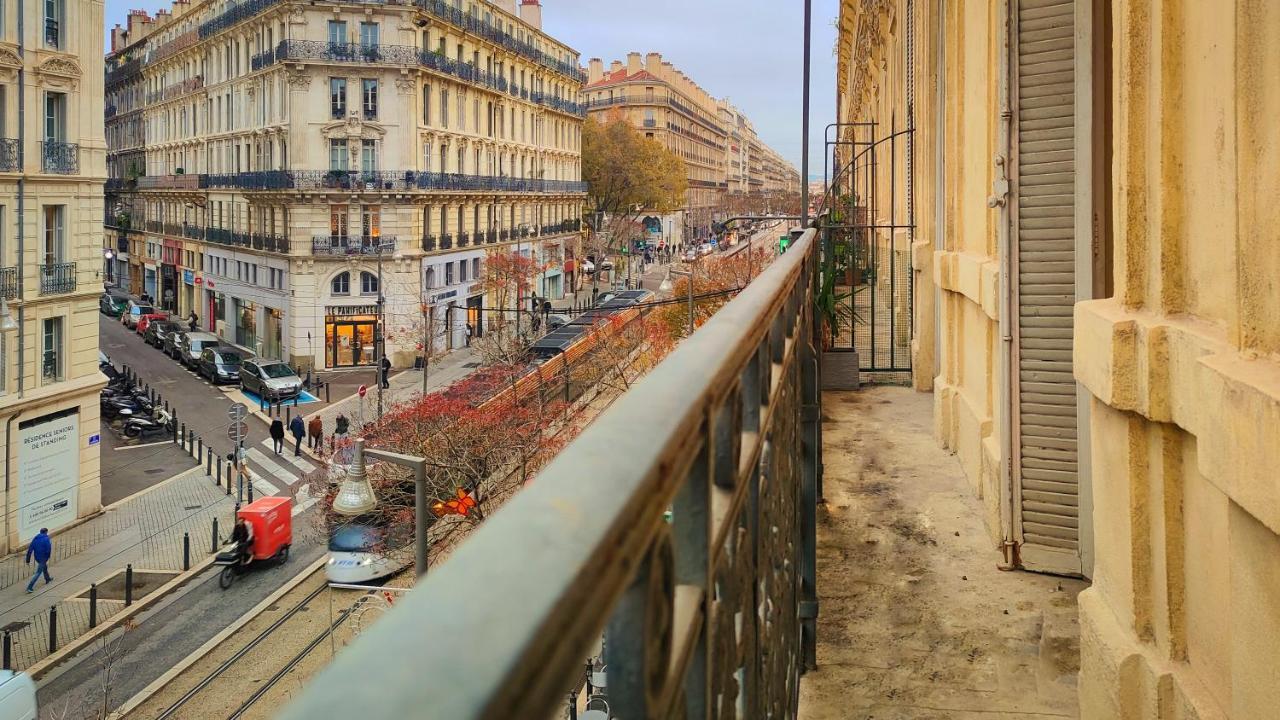 Appartemment Rue De La Republique, Joli Et Moderne Au Coeur Du Centre Marseille Luaran gambar